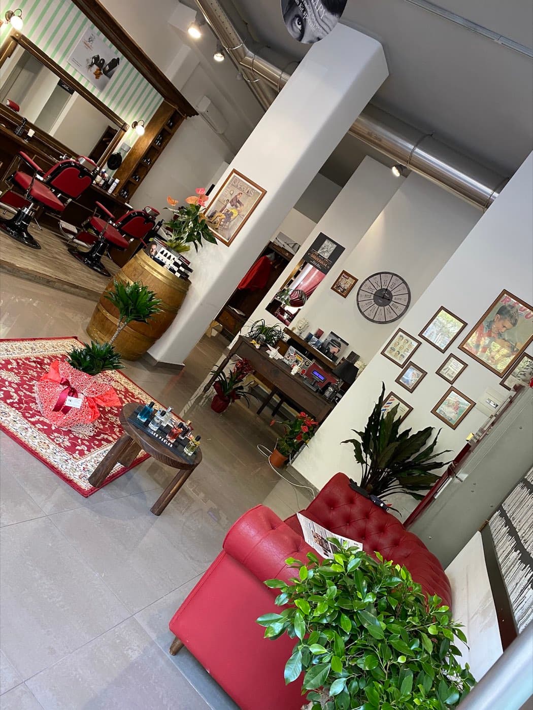 BARBER ROOM CATANIA — la sala