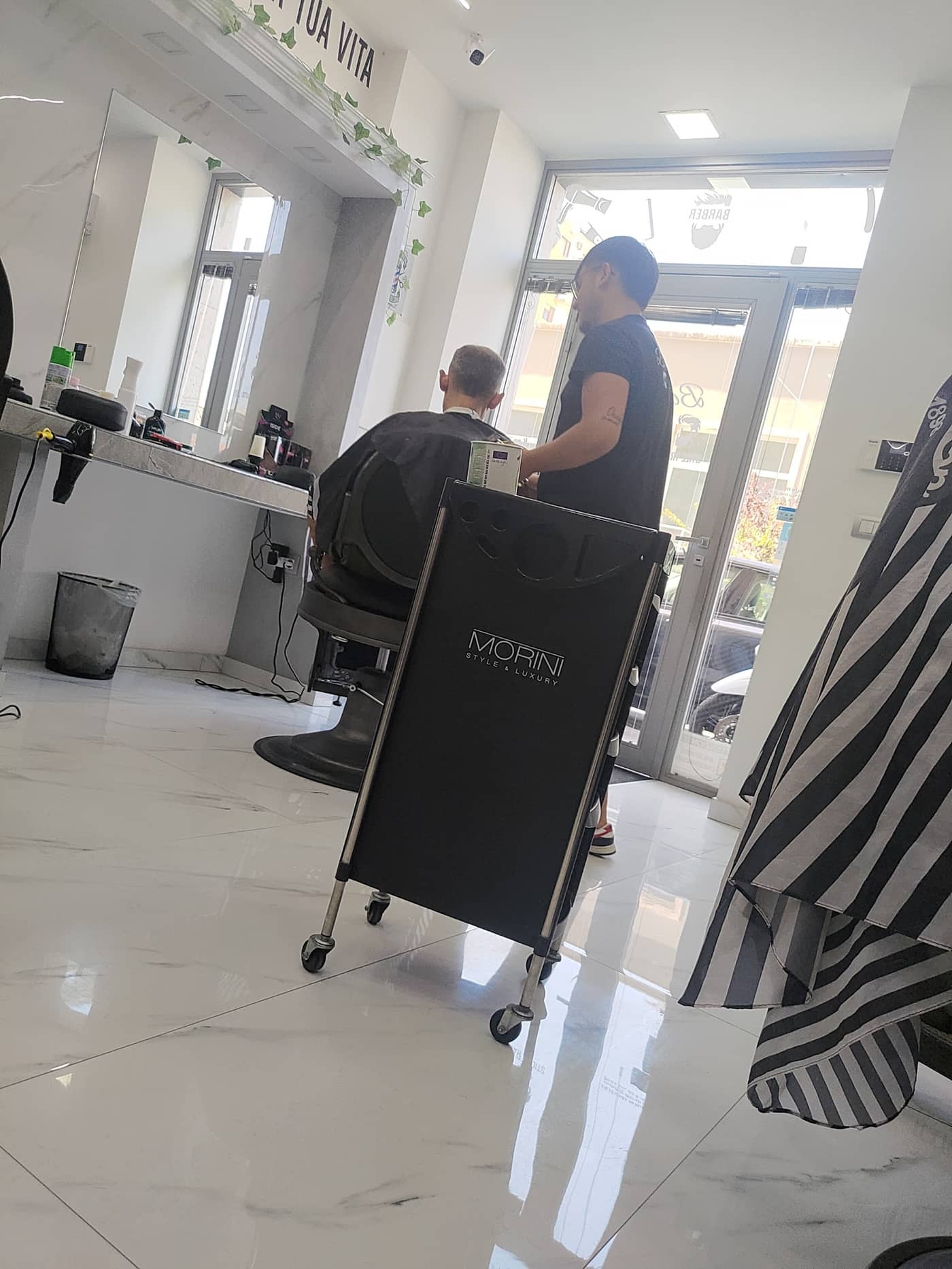 Barber's Lab 1 — interno