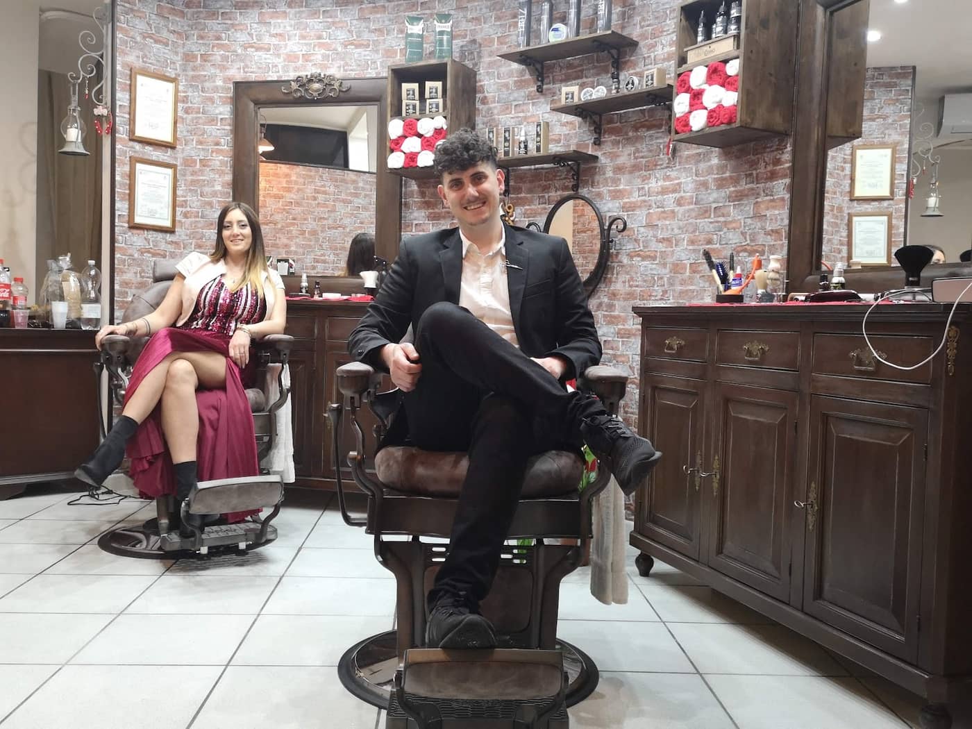 Carlo's Barber Shop — interno