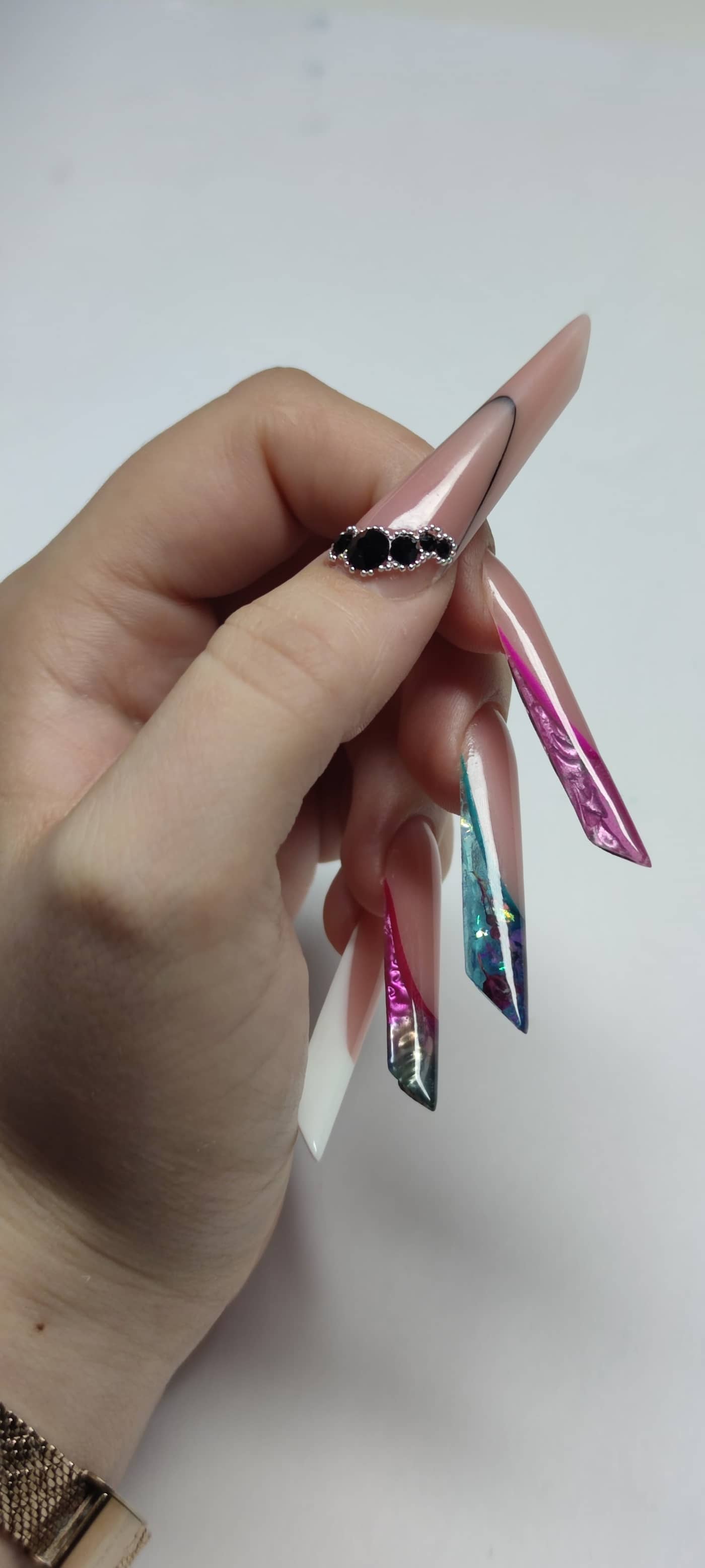 Diana - Nail Artist & Master Educator Nails — Centro estetico e unghie