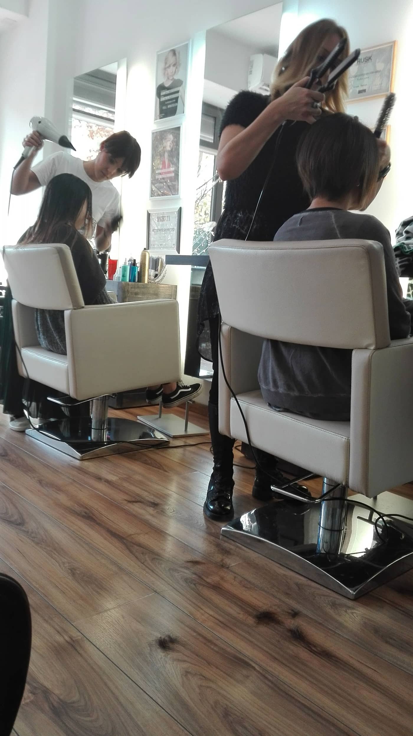 Gloria Scapin Hair Stylist, Latina
