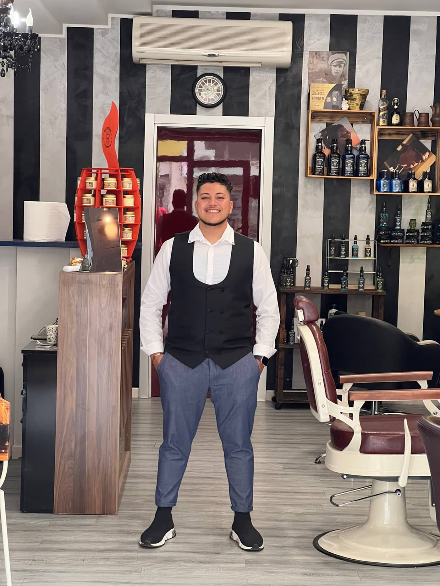 Il faraone d'Egitto barber shop — interno