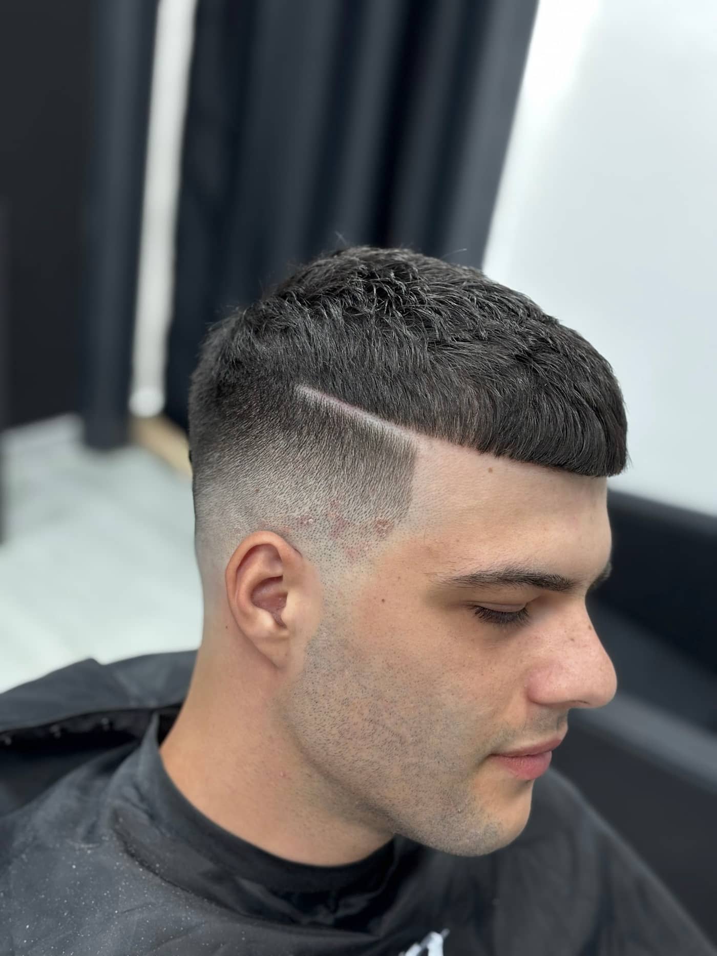 Ivan Catania Barber — interno
