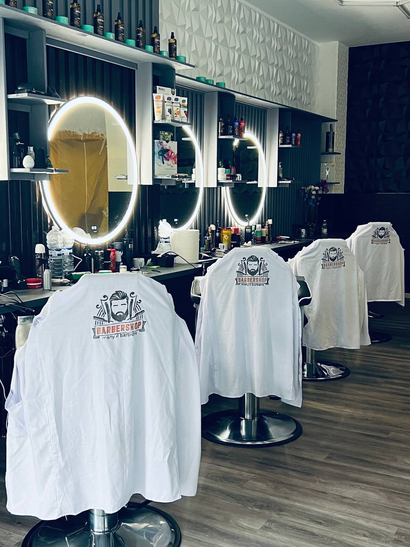 Many barber shop