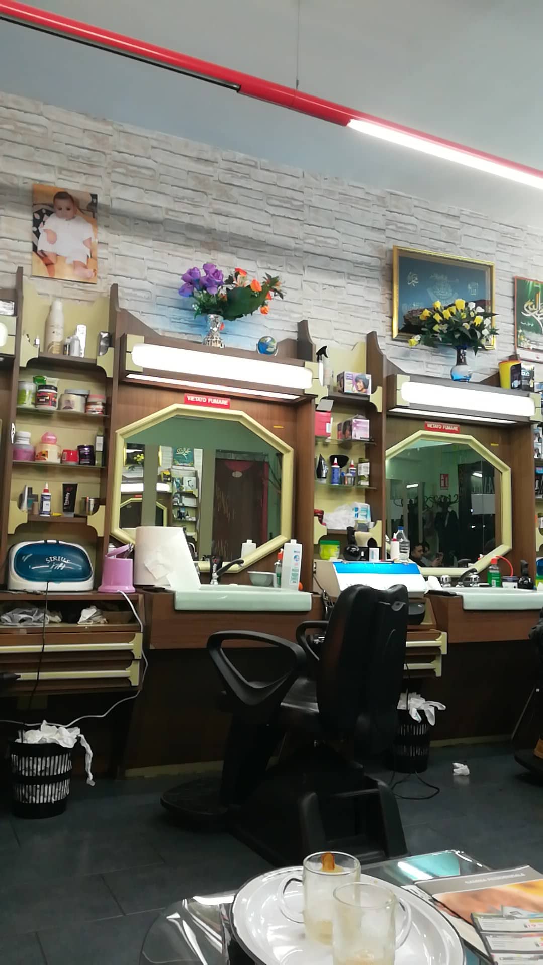 Mian jee Hair Barbiere — interno