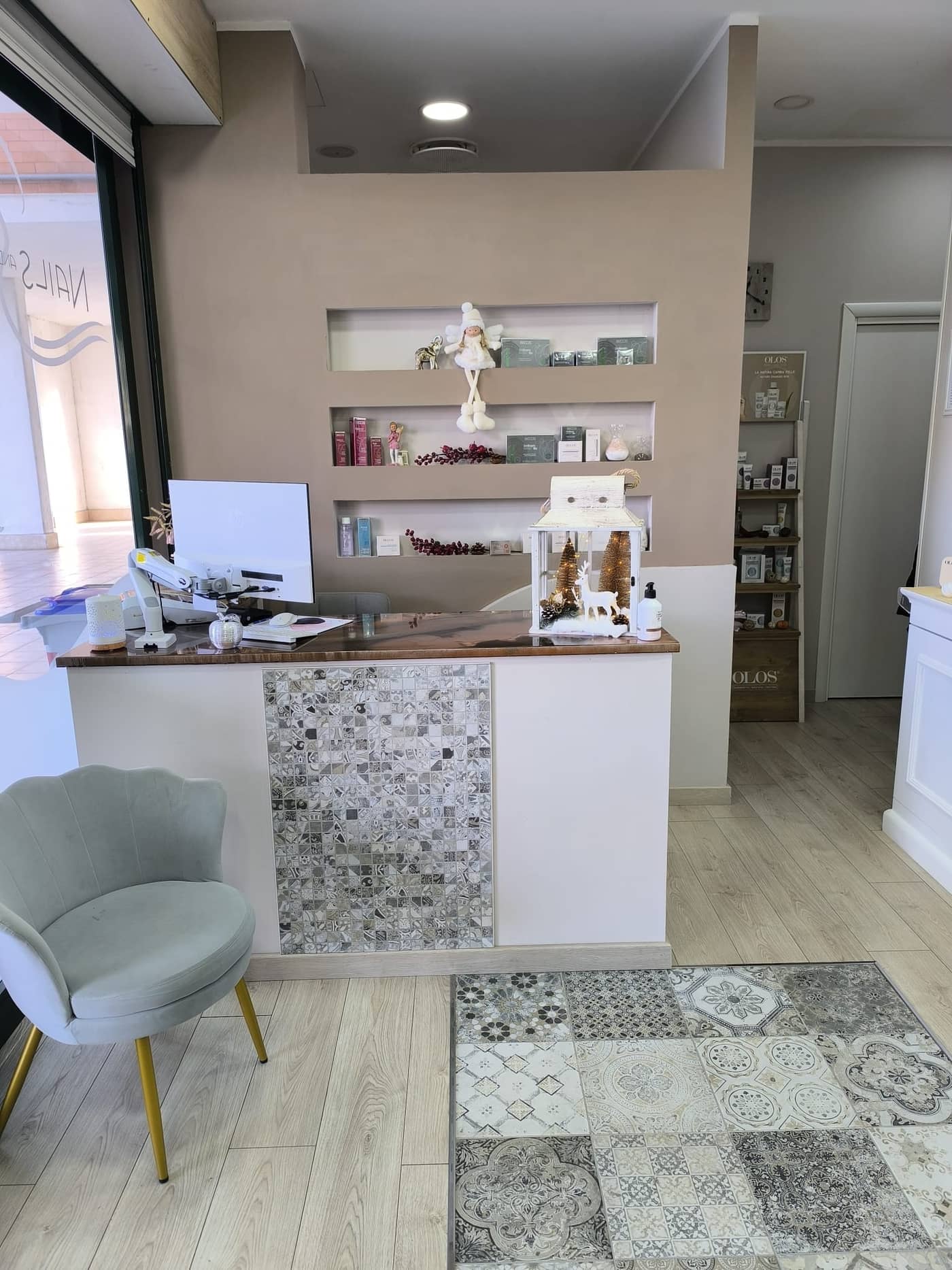 Nails and Beauty — lavoro 1