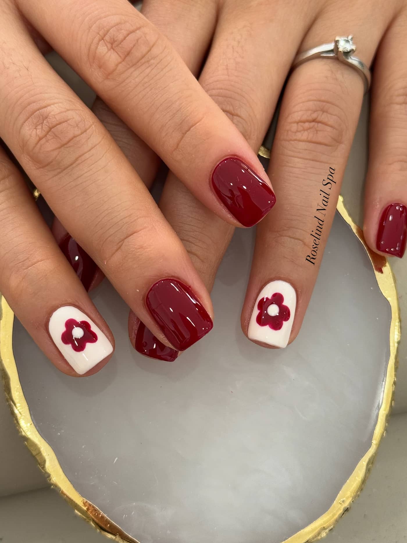 Roselind Nail Spa — Salone di manicure