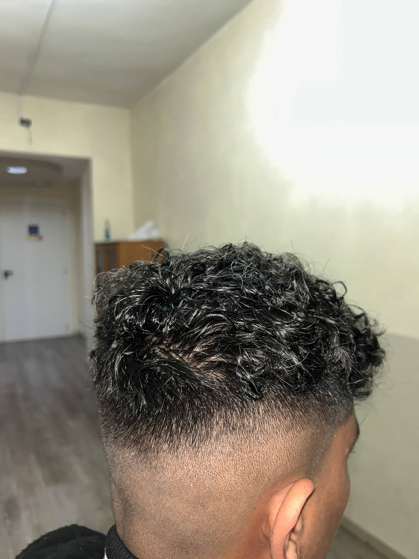 D.P. Hair Style — la sala