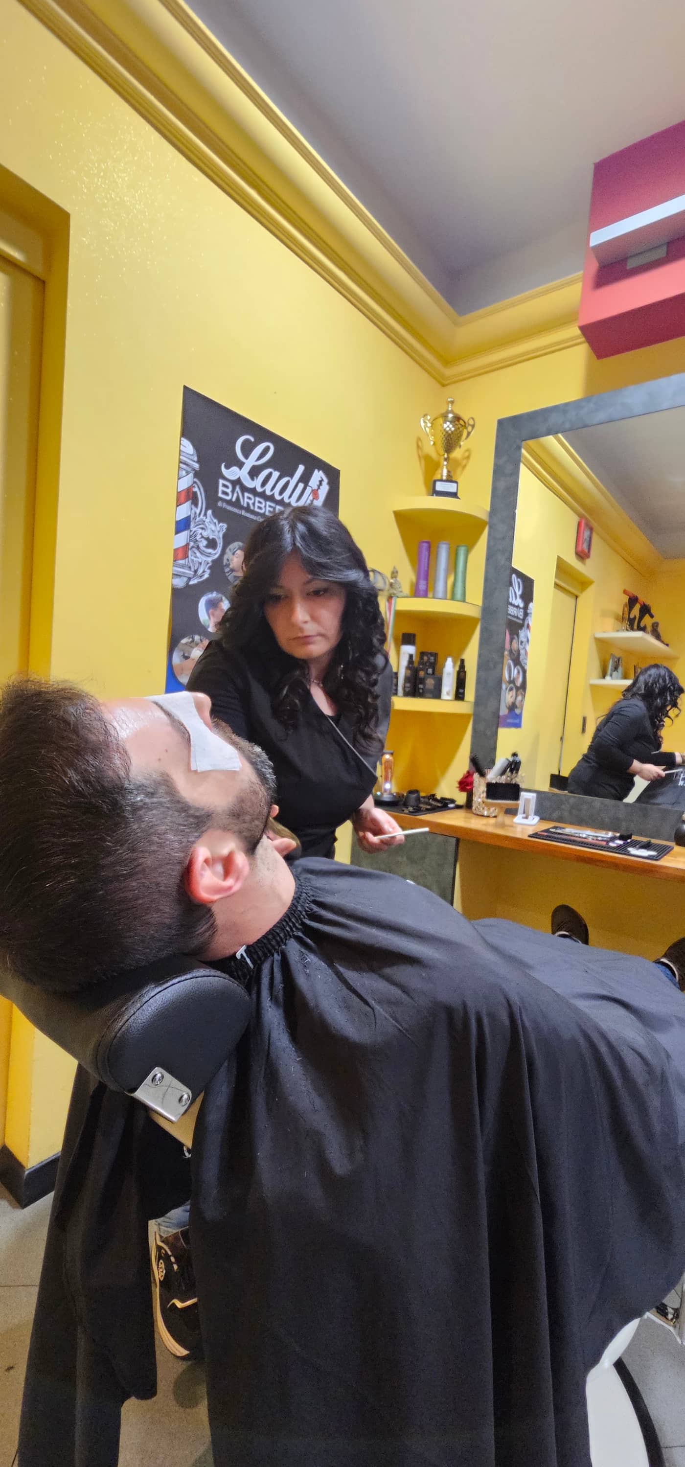 Lady Barber Hair and Beard Spa — dettaglio