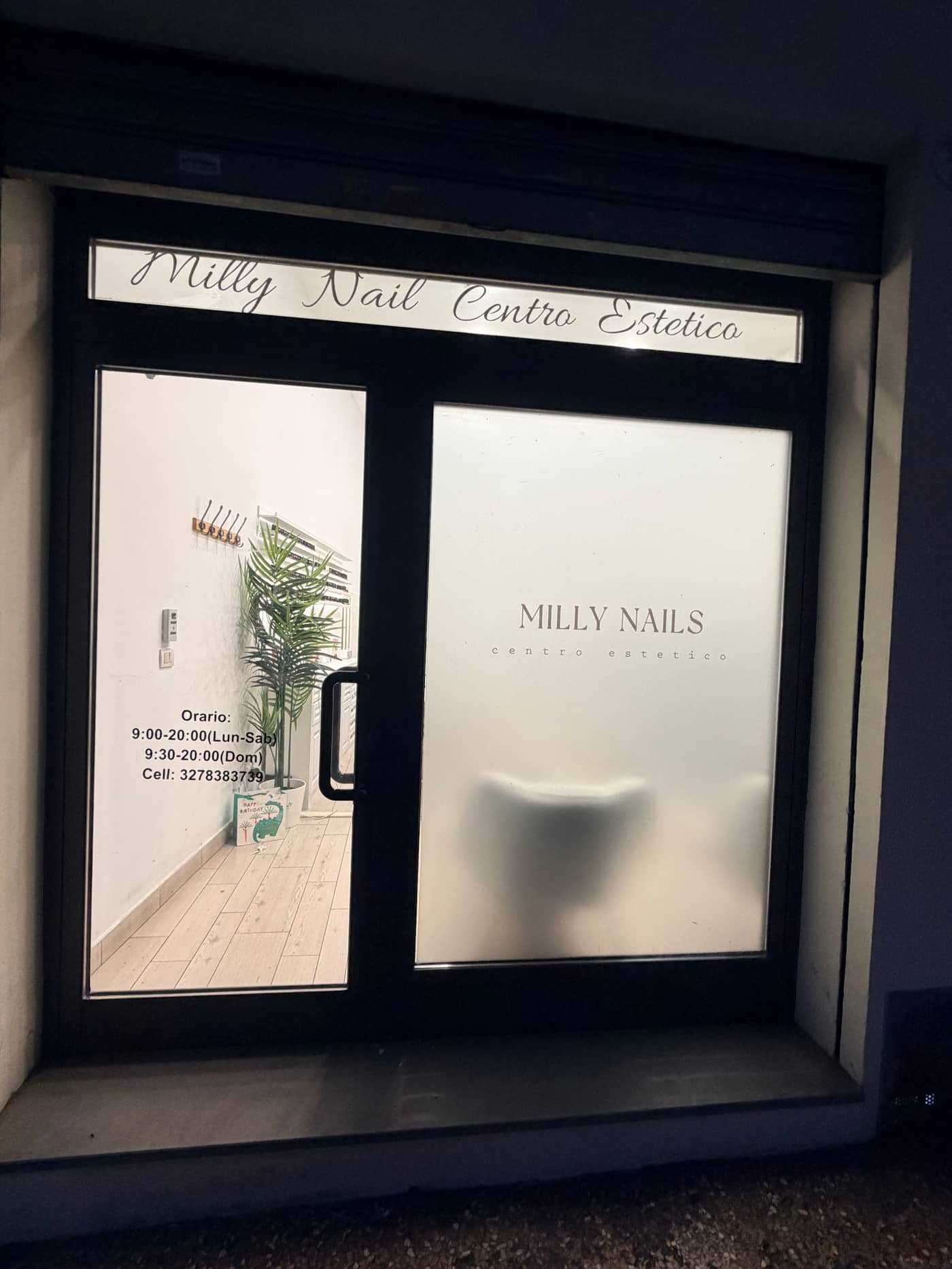 Milly nails — Centro estetico e unghie